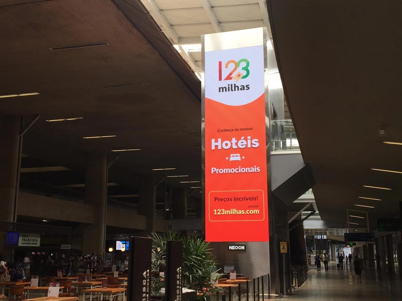 Mídia de aeroporto — placa de LED da 123milhas (imagem 17 de 20).