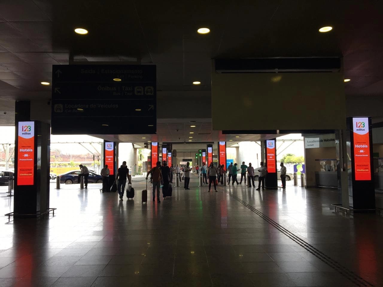Mídia de aeroporto — placa de LED da 123milhas (imagem 19 de 20).