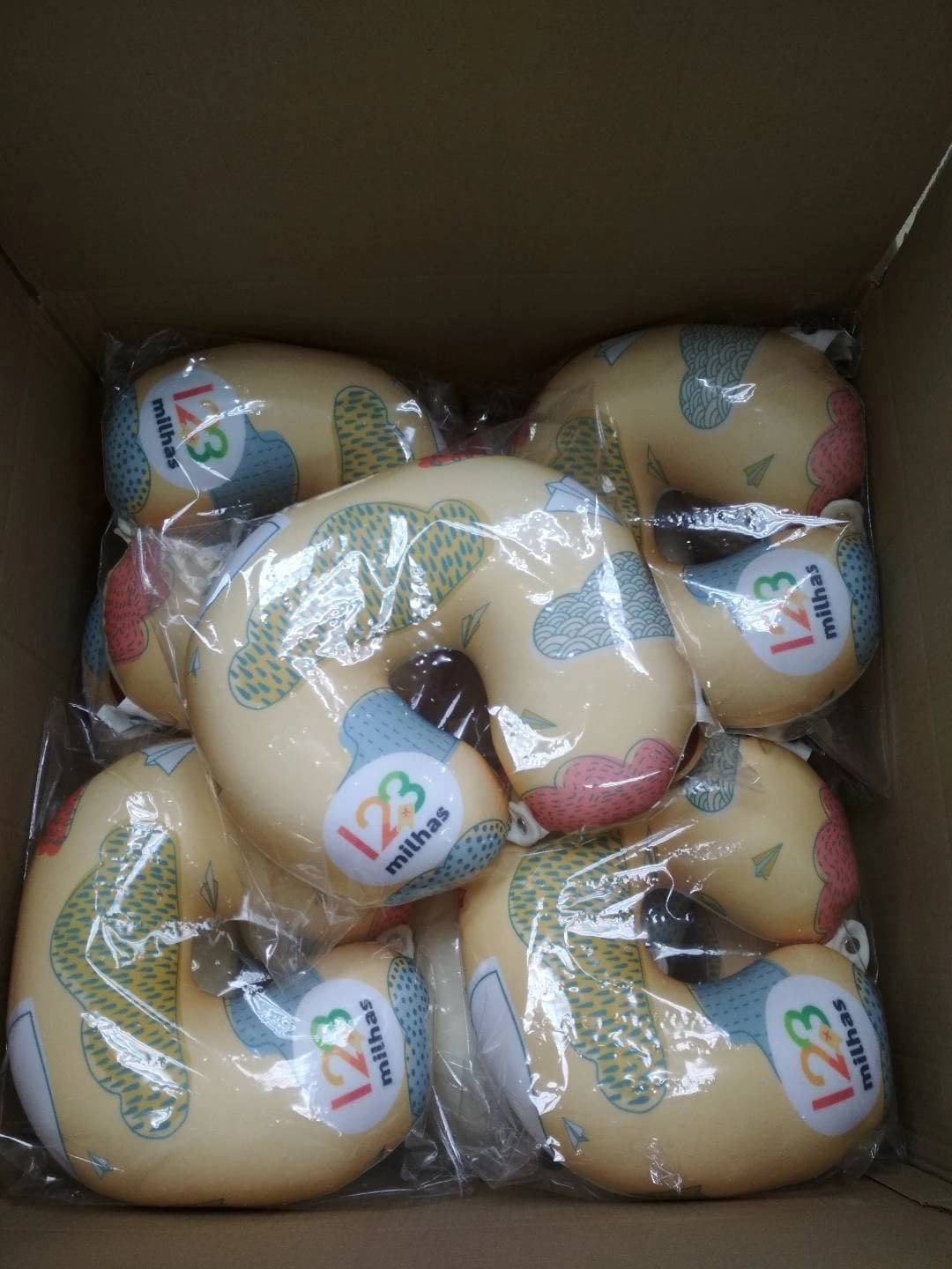 Brinde travesseiro de pescoço da 123milhas (imagem 3 de 20).