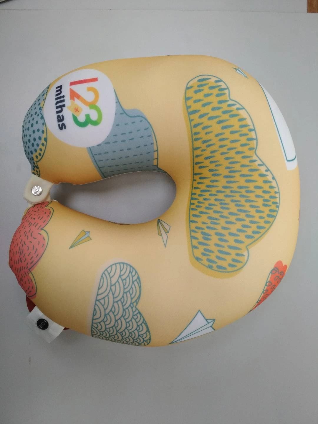 Brinde travesseiro de pescoço da 123milhas (imagem 4 de 20).
