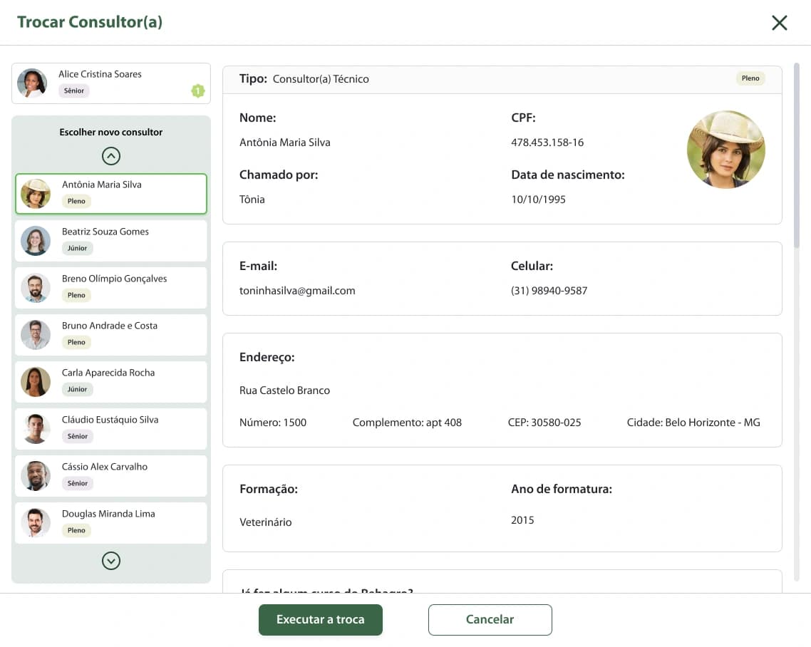 Tela de troca de consultor no painel administrativo, com dados cadastrais do novo consultor selecionado.
